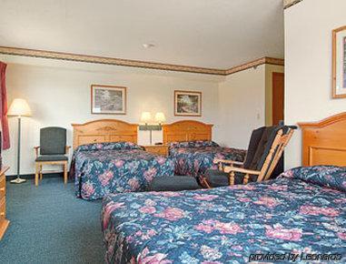 Hunter Lodge Ripley Rum bild
